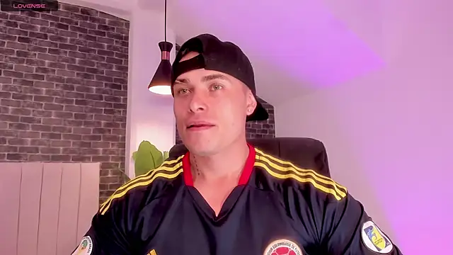 connorsmiith online show from April 2026 12:41:02 AM