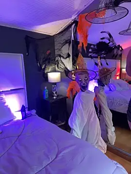 Snapshot of BellaFernandez__ chatting on October 2025 12:56:01 PM BellaFernandez online show from October 2025 12:56:01 PM