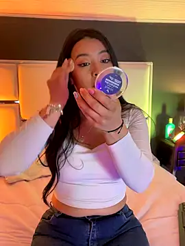 Snapshot of BellaFernandez__ chatting on November 2025 01:00:01 PM BellaFernandez online show from November 2025 01:00:01 PM