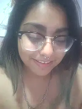 Lovelyrainn online show from November 2025 09:41:01 AM