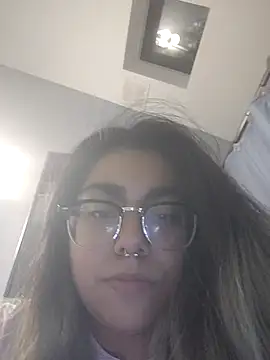 Lovelyrainn online show from November 2025 11:43:02 AM