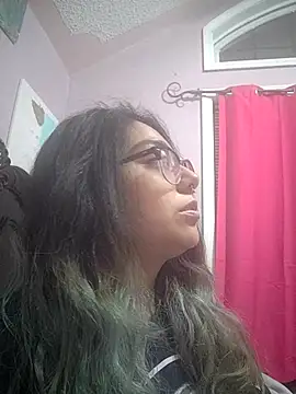 Lovelyrainn online show from December 2025 01:33:01 AM