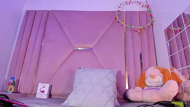 jazmin waked online show from April 2026 04:34:01 AM