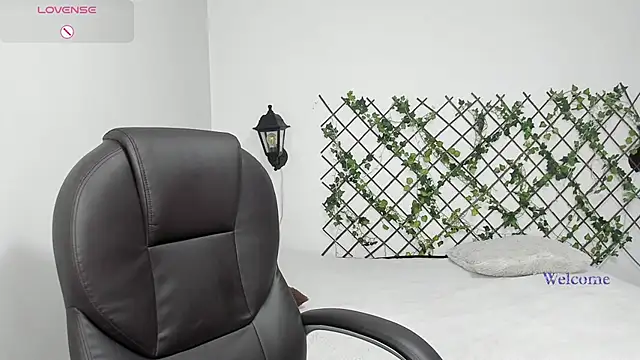 velvet  moon online show from February 2026 12:18:02 AM