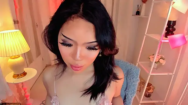 MS LUNA online show from February 2026 12:27:02 AM