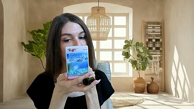 Snapshot of KellyShines chatting on May 2026 03:20:02 PM KellyShines online show from May 2026 03:20:02 PM