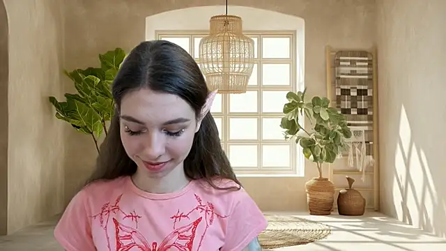 Snapshot of KellyShines chatting on May 2026 02:14:02 PM KellyShines online show from May 2026 02:14:02 PM