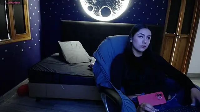 Megara 25 online show from April 2026 03:06:01 PM