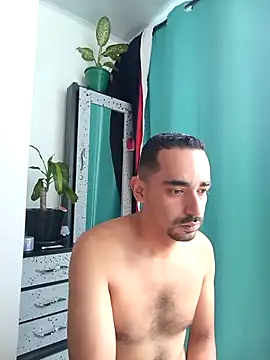 stivenlujan69 online show from December 2025 03:40:02 PM