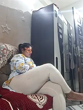 Snapshot of SIMIHOT chatting on November 2025 10:04:02 AM SIMIHOT online show from November 2025 10:04:02 AM