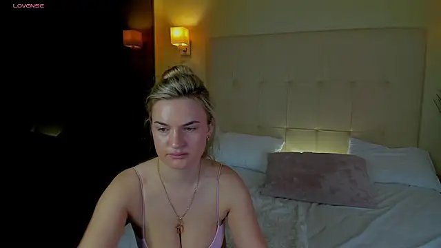 Marie Ellie online show from December 2025 01:24:01 AM