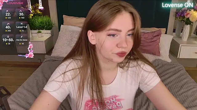 Moon  Bunny online show from October 2025 03:21:01 PM