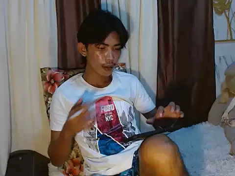 Skinnyguy03 online show from December 2025 09:49:01 AM