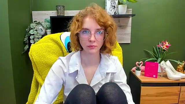 juicyPenny online show from October 2025 06:21:01 AM