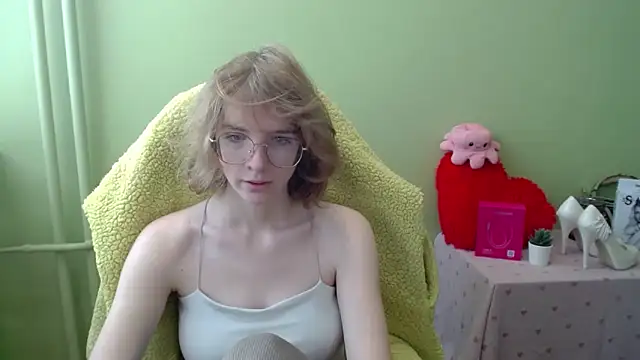 juicyPenny online show from November 2025 07:31:02 AM