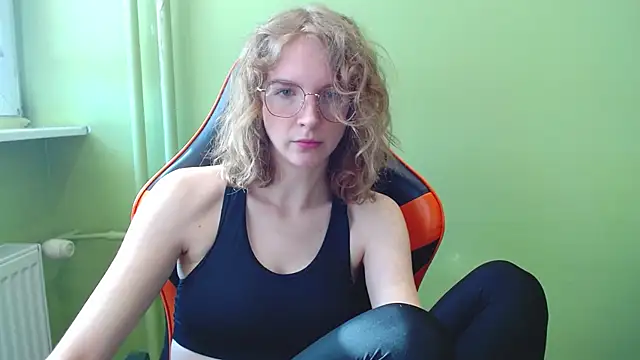 juicyPenny online show from March 2026 07:24:01 AM