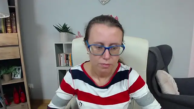 Snapshot of sweetxLizzy chatting on July 2026 04:31:01 AM sweetxLizzy online show from July 2026 04:31:01 AM