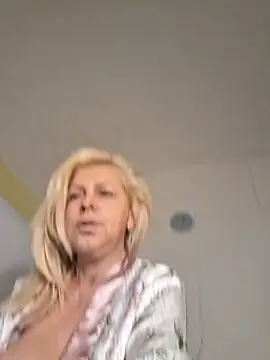 Snapshot of milfevapeccato chatting on November 2025 01:38:02 AM milfevapeccato online show from November 2025 01:38:02 AM