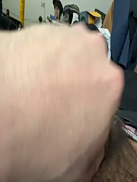 radeczek001 online show from December 2025 01:06:01 PM