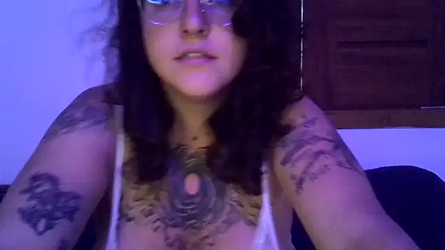 Snapshot of Blue_Liz chatting on November 2025 05:27:01 PM Blue Liz online show from November 2025 05:27:01 PM