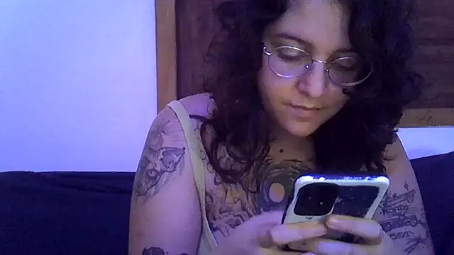 Snapshot of Blue_Liz chatting on November 2025 01:15:02 PM Blue Liz online show from November 2025 01:15:02 PM