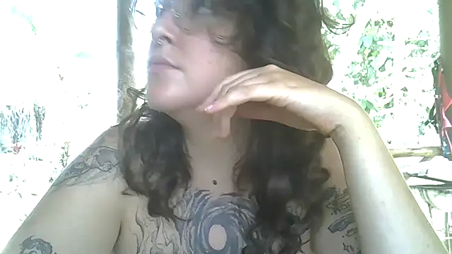 Snapshot of Blue_Liz chatting on December 2025 02:32:02 PM Blue Liz online show from December 2025 02:32:02 PM