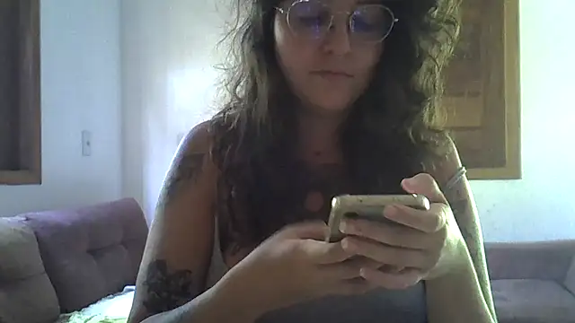Snapshot of Blue_Liz chatting on April 2026 05:33:02 PM Blue Liz online show from April 2026 05:33:02 PM