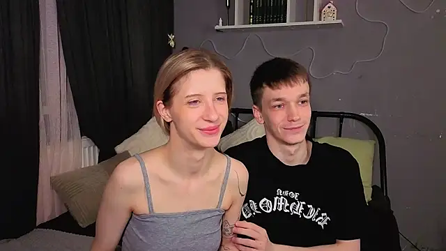 Snapshot of Lewis_and_Marta chatting on October 2025 04:26:01 PM Lewis and Marta online show from October 2025 04:26:01 PM