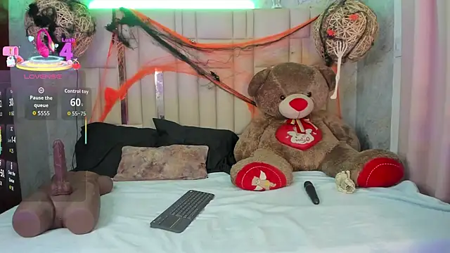 Snapshot of NikkyyRed chatting on October 2025 02:04:02 AM NikkyyRed online show from October 2025 02:04:02 AM