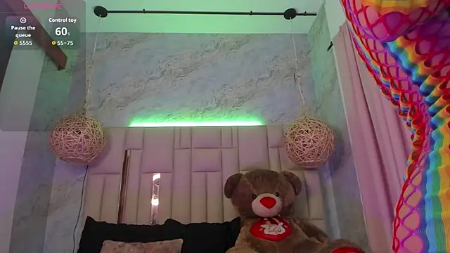 NikkyyRed online show from November 2025 02:11:02 AM