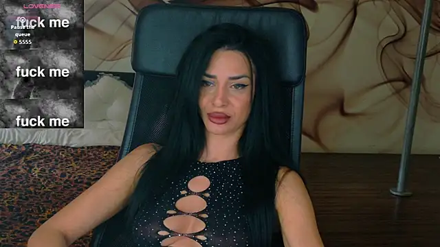 Snapshot of NaomiScarlet chatting on November 2025 09:53:02 AM NaomiScarlet online show from November 2025 09:53:02 AM