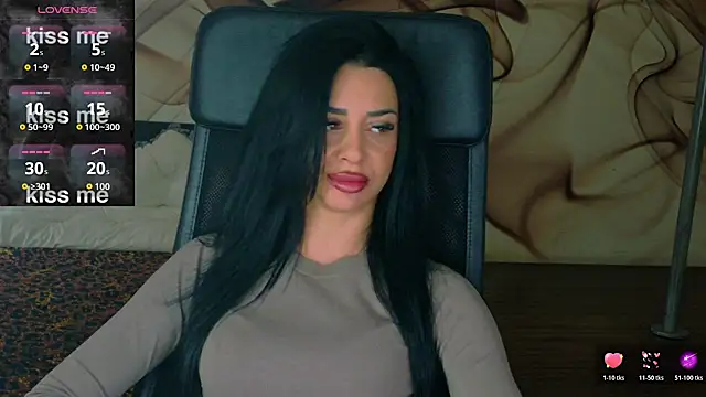 Snapshot of NaomiScarlet chatting on November 2025 10:37:01 AM NaomiScarlet online show from November 2025 10:37:01 AM