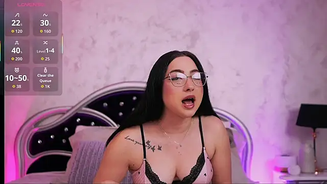 Snapshot of SweetySasha18 chatting on June 2026 05:40:02 PM SweetySasha18 online show from June 2026 05:40:02 PM