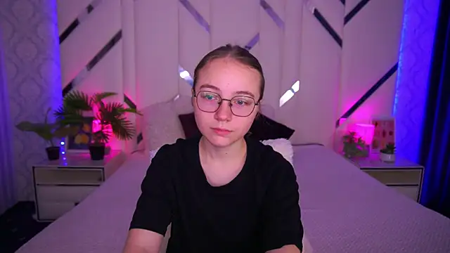 Snapshot of ArrinaWairr chatting on October 2025 07:51:02 AM ArrinaWairr online show from October 2025 07:51:02 AM