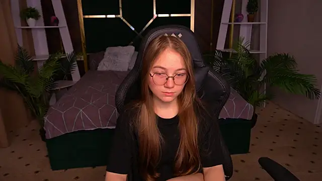 Snapshot of ArrinaWairr chatting on November 2025 09:03:01 AM ArrinaWairr online show from November 2025 09:03:01 AM