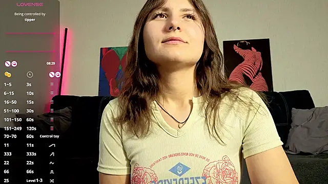 TrixiBell online show from December 2025 04:41:02 AM