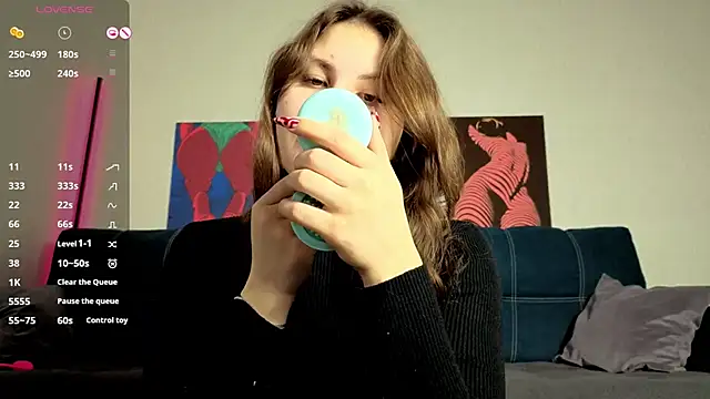 TrixiBell online show from April 2026 04:46:02 AM