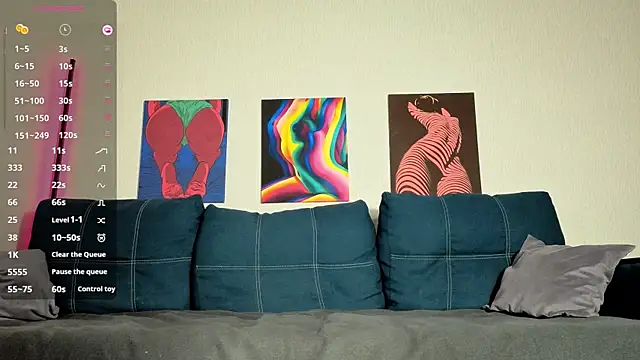 TrixiBell online show from April 2026 03:43:02 AM