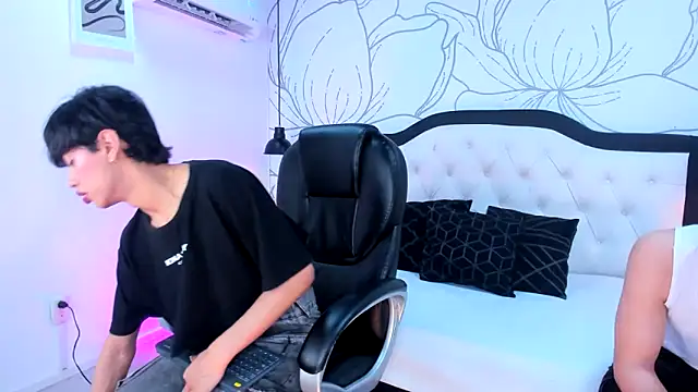 Jim twink online show from February 2026 12:39:02 PM