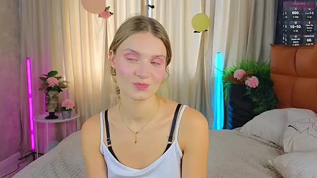 SoftBliss online show from September 2025 06:50:02 AM