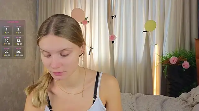 SoftBliss online show from October 2025 06:33:01 AM