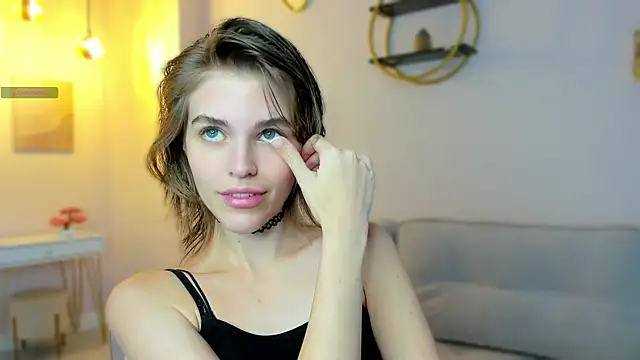 Snapshot of EleneButton chatting on September 2025 01:38:02 AM EleneButton online show from September 2025 01:38:02 AM