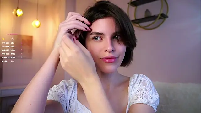 Snapshot of EleneButton chatting on September 2025 01:10:01 AM EleneButton online show from September 2025 01:10:01 AM