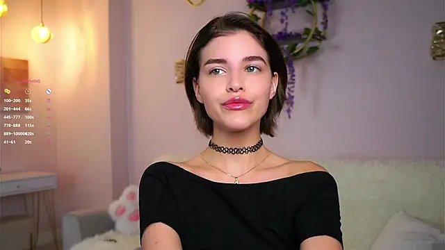 Snapshot of EleneButton chatting on October 2025 01:03:01 AM EleneButton online show from October 2025 01:03:01 AM