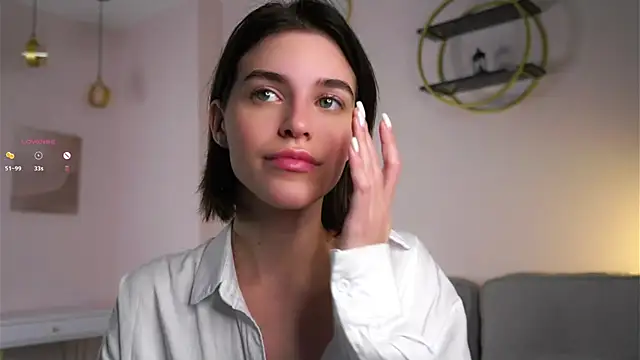 Snapshot of EleneButton chatting on November 2025 01:15:01 AM EleneButton online show from November 2025 01:15:01 AM