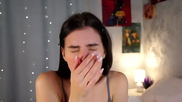 Snapshot of EleneButton chatting on January 2026 01:08:02 AM EleneButton online show from January 2026 01:08:02 AM