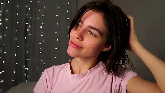 Snapshot of EleneButton chatting on January 2026 01:08:02 AM EleneButton online show from January 2026 01:08:02 AM