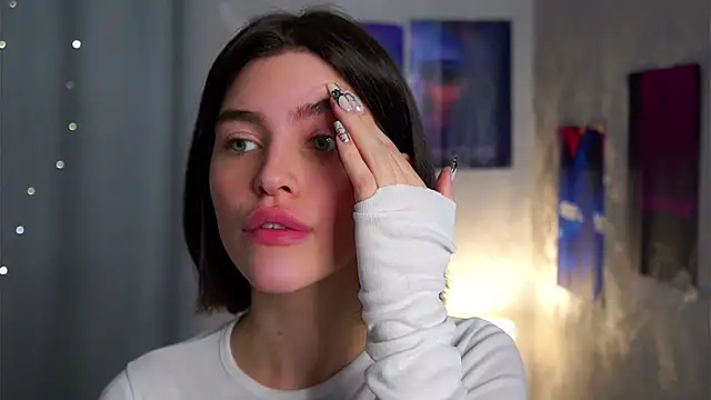 Snapshot of EleneButton chatting on February 2026 01:23:02 AM EleneButton online show from February 2026 01:23:02 AM