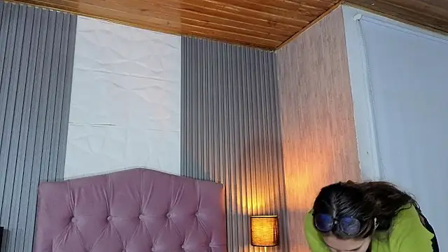 Bonnali lune online show from April 2026 08:32:01 PM