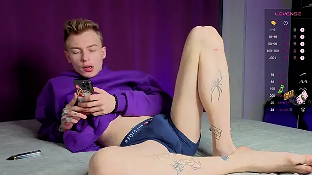 Snapshot of callmealexthx chatting on November 2025 01:47:02 PM callmealexthx online show from November 2025 01:47:02 PM